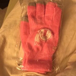 Gloves redskins for Breast Cancer Awareness